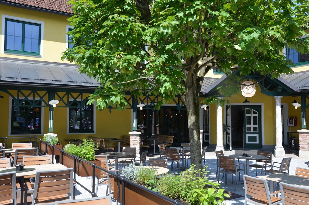 Thalinger Hof Hotel Kronstorf Exterior photo